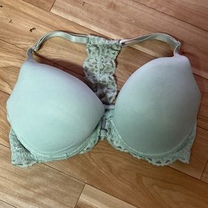 Front clip, Victoria secret bra size 34D